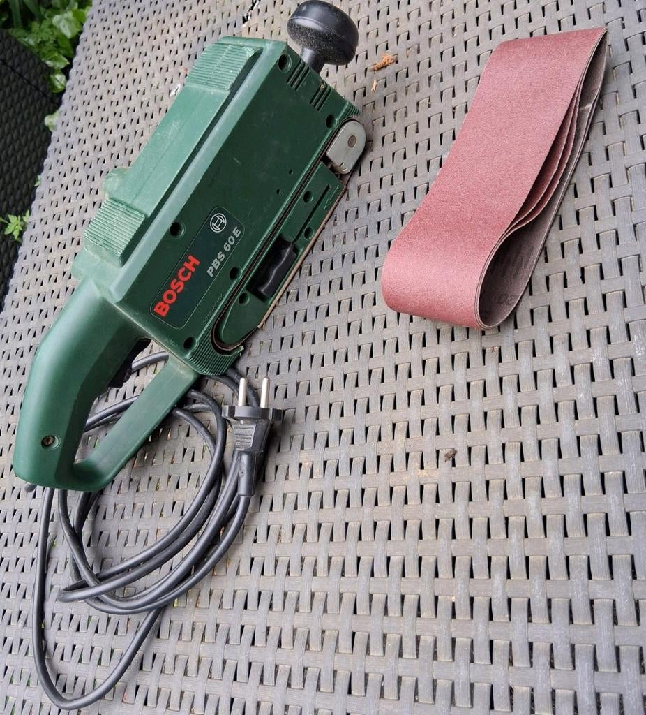 Bosch PBS 60 E bandschuurmachine met schuurbanden, Doe-het-zelf en Verbouw, Gereedschap | Schuurmachines, Ophalen of Verzenden