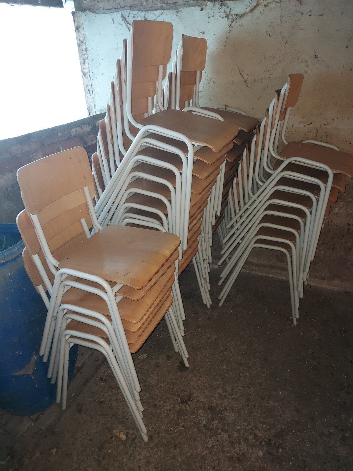 Partij stapelstoelen 36 stuks, Ophalen, Gebruikt, Hout, Vijf, Zes of meer stoelen