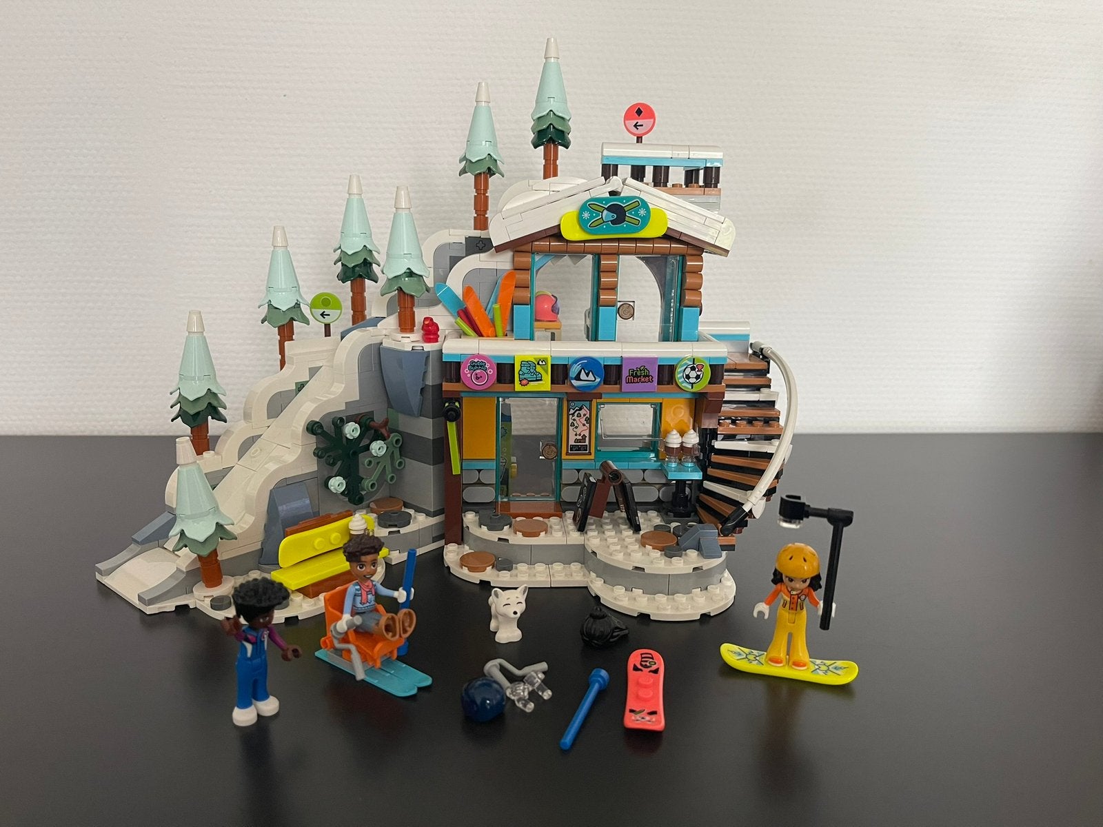 Lego Friends Vakantie skipiste en cafe 41756, Compleet, Lego, Friends, Ophalen of Verzenden