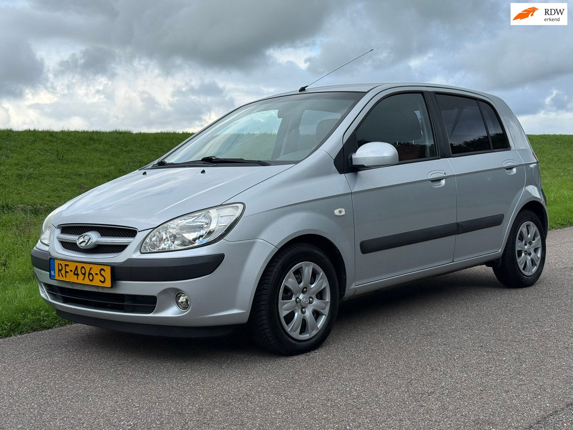 Hyundai Getz 1.4i Active | Automaat | Airco | Elektrisch pak, Auto's, Zwart, 4 cilinders, Getz, Euro 4