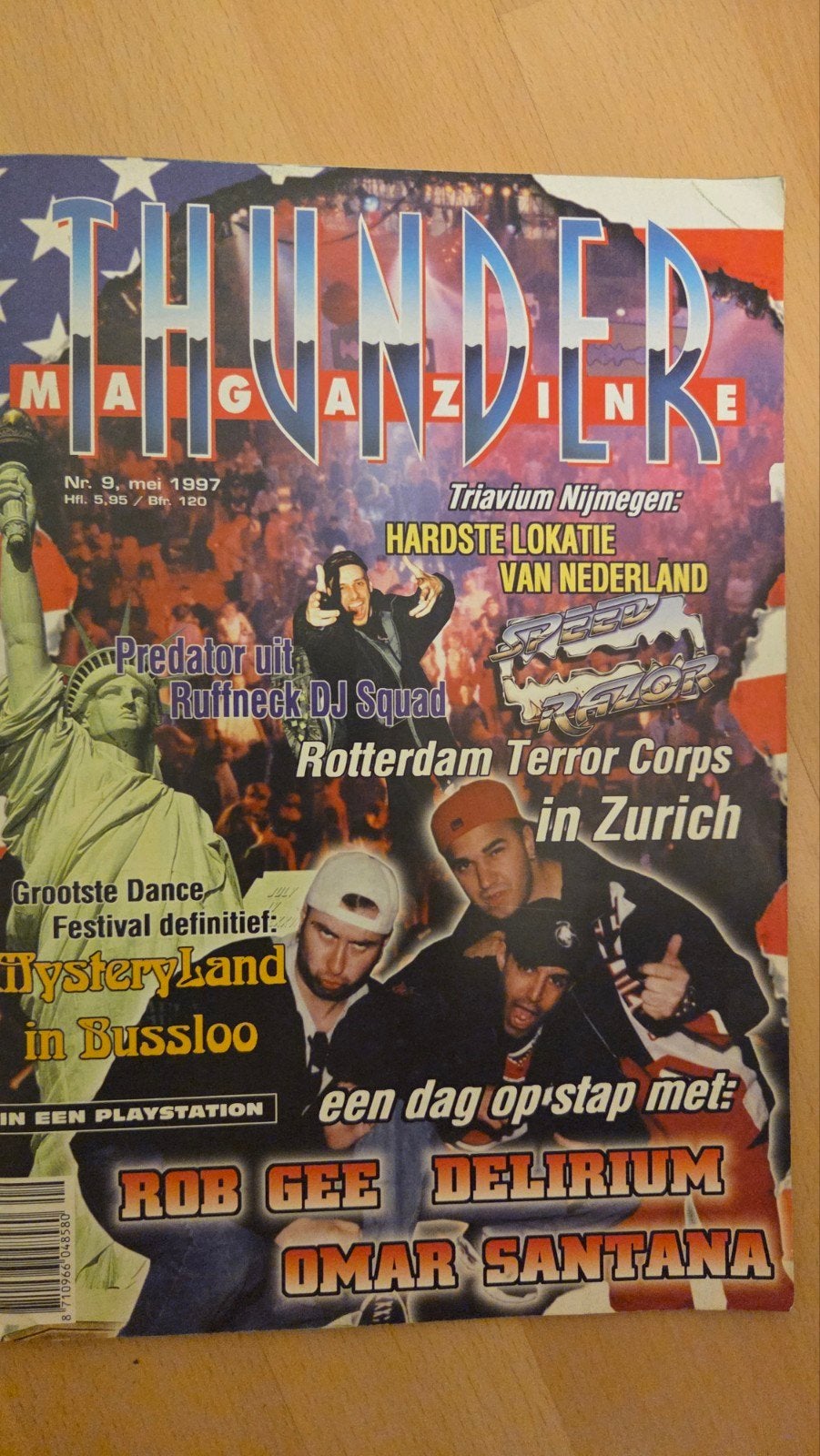 Thunder Magazine - Hardcore/Gabber Muziekbladen (4 stuks), Ophalen of Verzenden, Gelezen, Muziek, Film of Tv