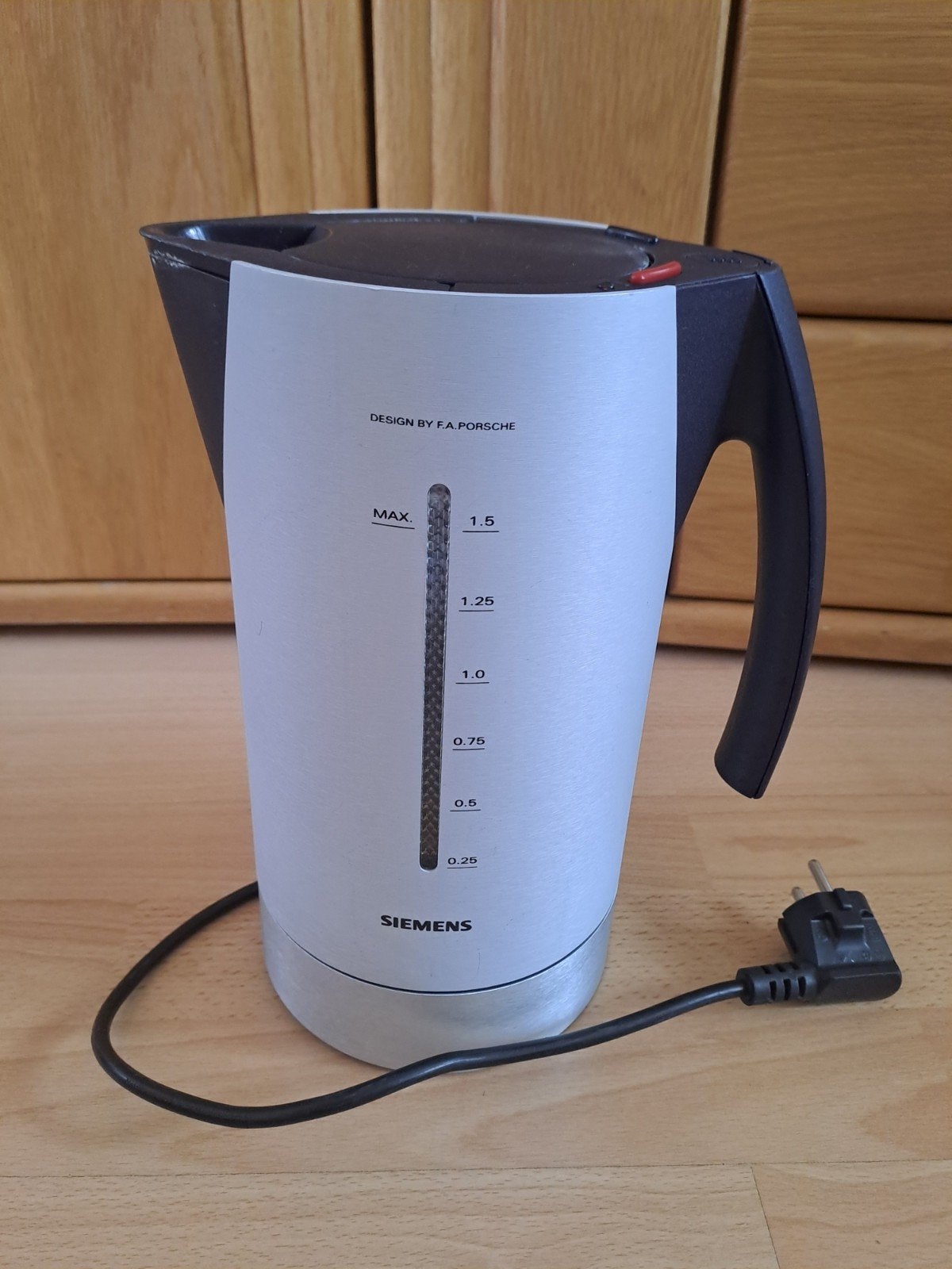 Siemens waterkoker WK3 - Design by F.A. Porsche, Witgoed en Apparatuur, Waterkokers, 1 tot 2 liter, Ophalen of Verzenden, Gebruikt
