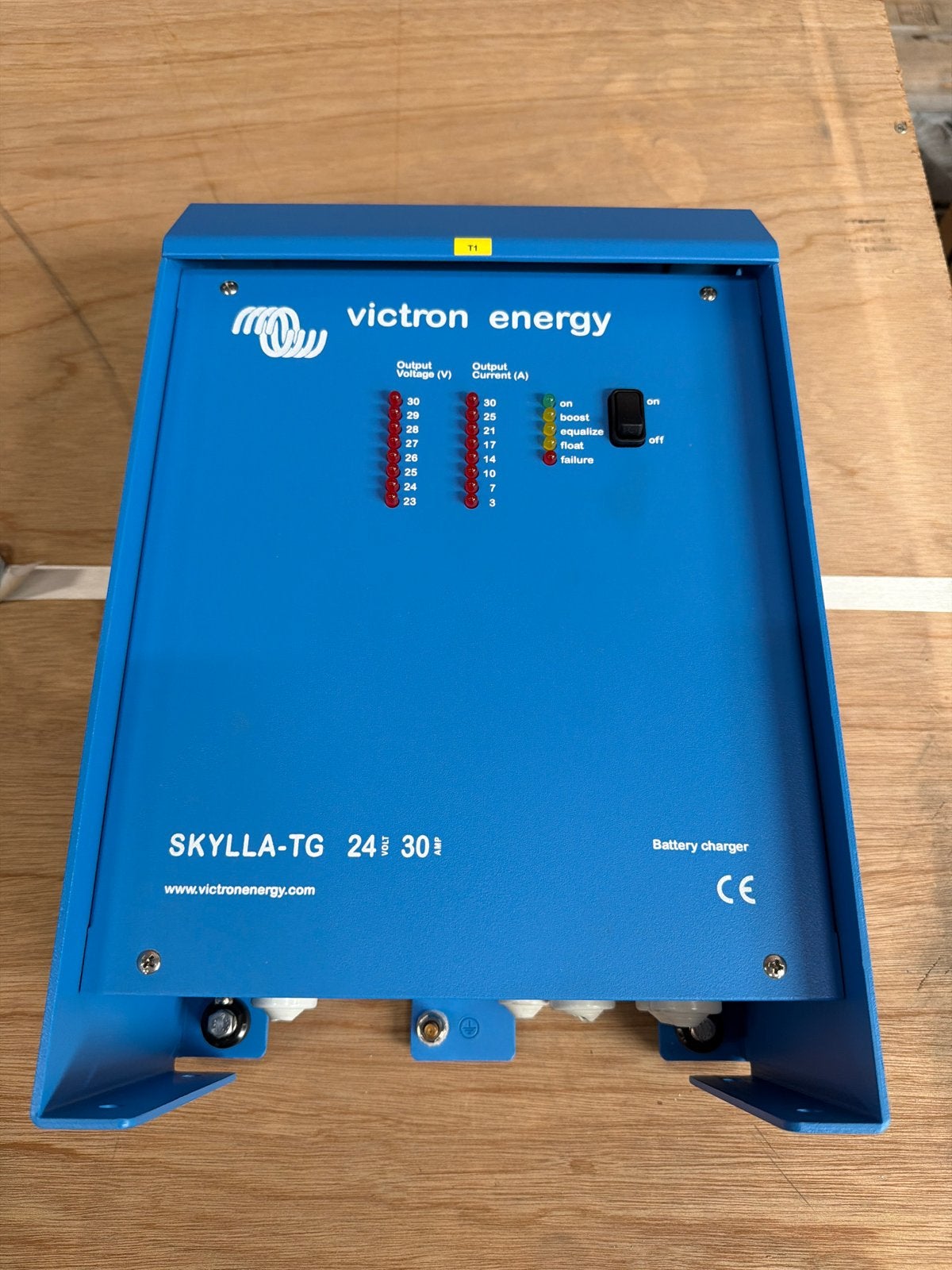 Victron Energy Skylla TG 24/30 Acculader, Gebruikt