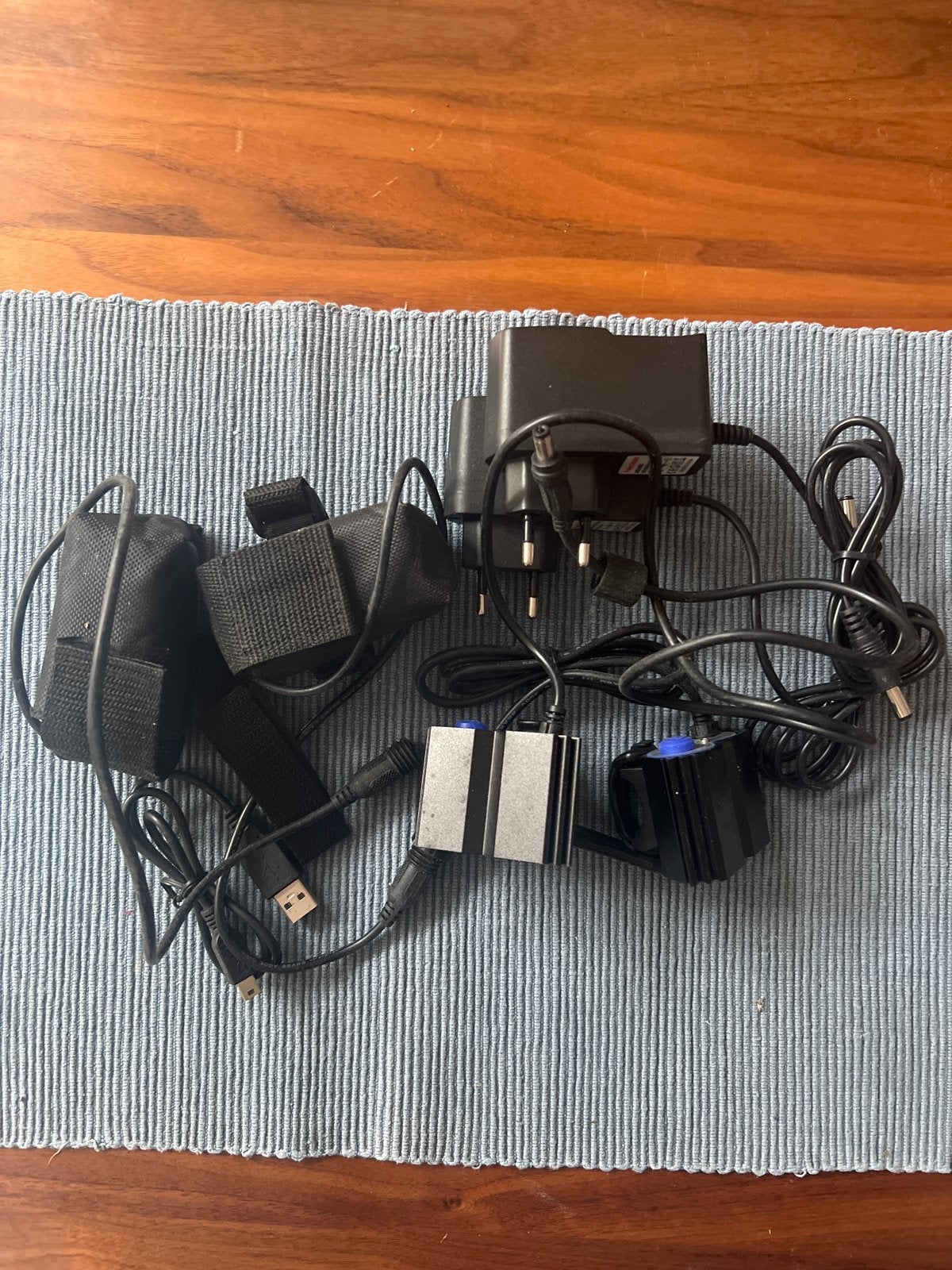Fietsverlichtingsset met accu en oplader 2x, Ophalen, Verlichtingsset, Accu, Oplaadbaar