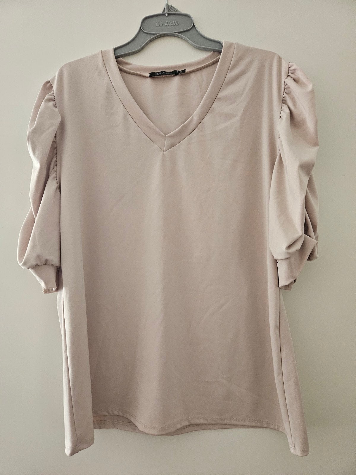 V-hals top met pofmouwen, Kleding | Dames, T-shirts, Zo goed als nieuw, Beige, Korte mouw, Ophalen of Verzenden