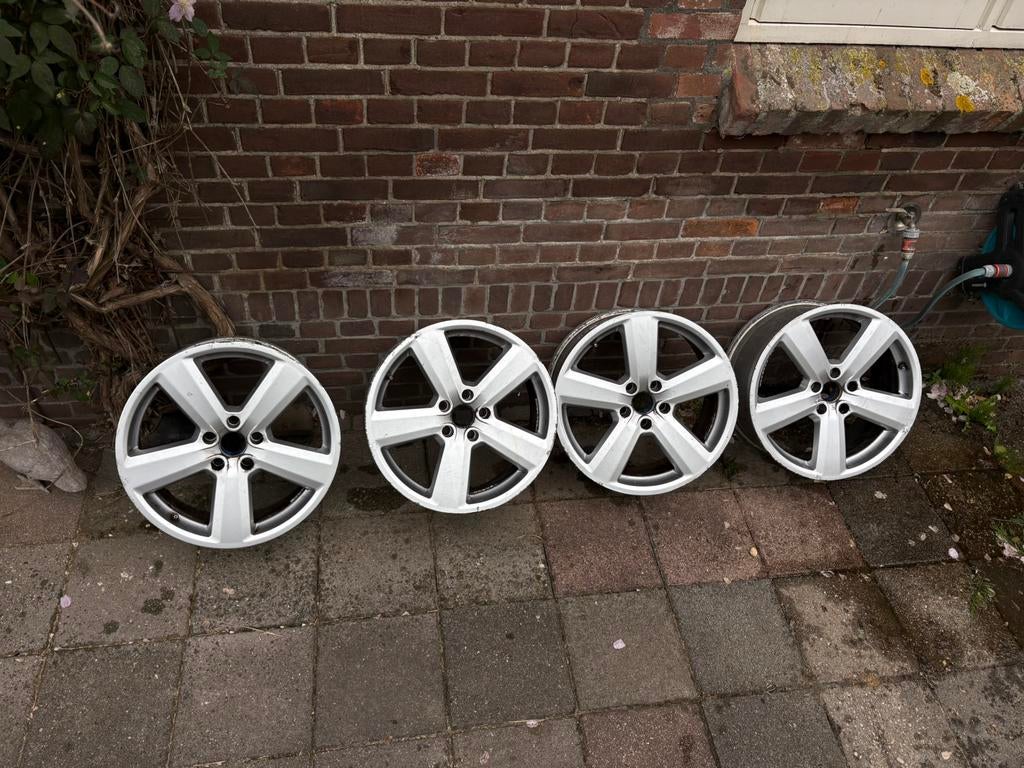 Originele Audi A6 velgen 18inch, Auto-onderdelen, Banden en Velgen, Ophalen, 18 inch, Velg(en), 235 mm