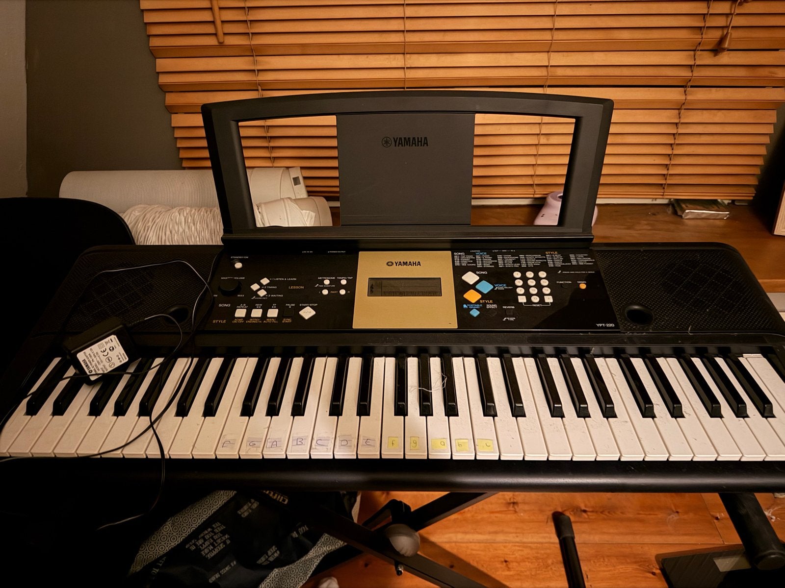 Yamaha YPT-220 Keyboard met standaard, Ophalen, Yamaha, Met standaard, 61 toetsen
