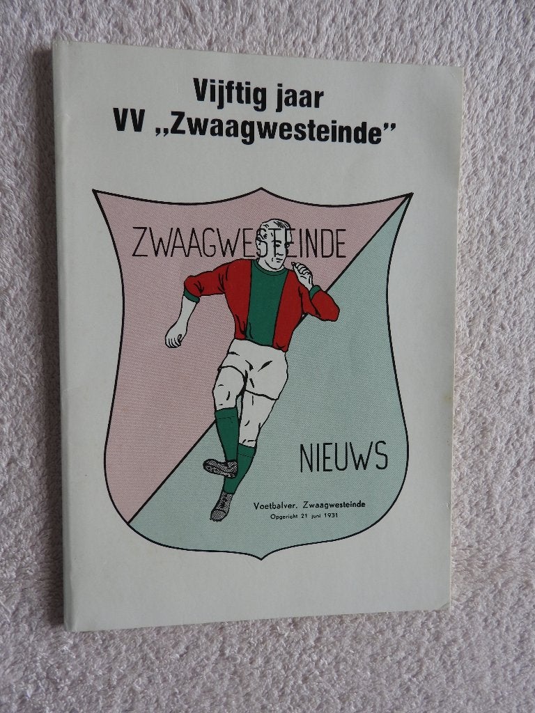 Vijftig jaar vv Zwaagwesteinde, Ophalen of Verzenden, Zo goed als nieuw