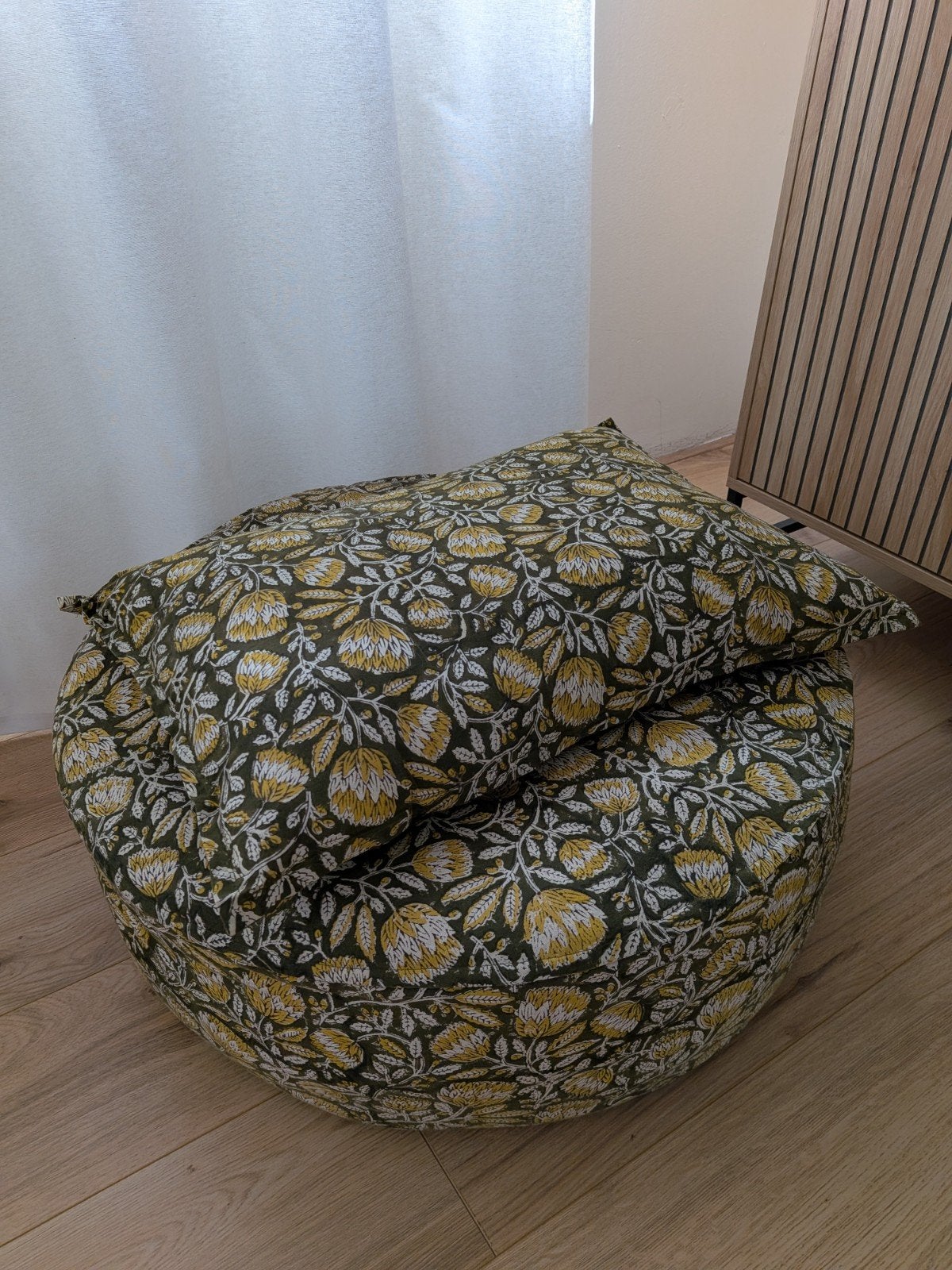 BePureHome Bloom poef en kussen, Ophalen, Zo goed als nieuw, 50 tot 75 cm, 50 tot 75 cm