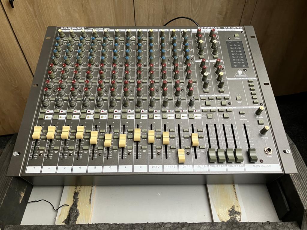 Behringer MX2642 16 kanaals mengtafel, Ophalen, Gebruikt, 10 tot 20 kanalen