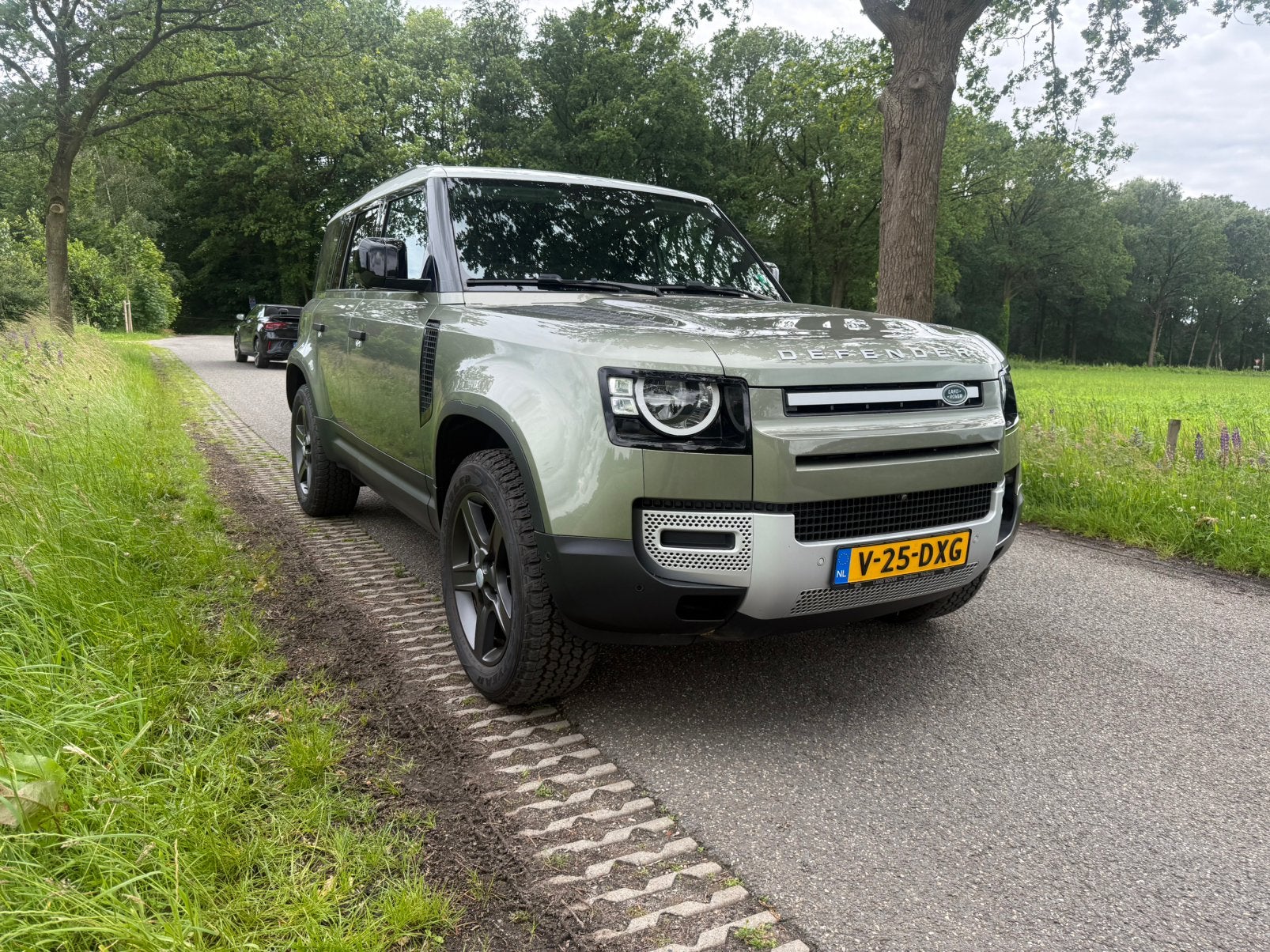 Landrover Defender 110, 3.0 D250 PHEV Nieuwstaat, Auto's, Automaat, Stof, Land Rover, Bedrijf
