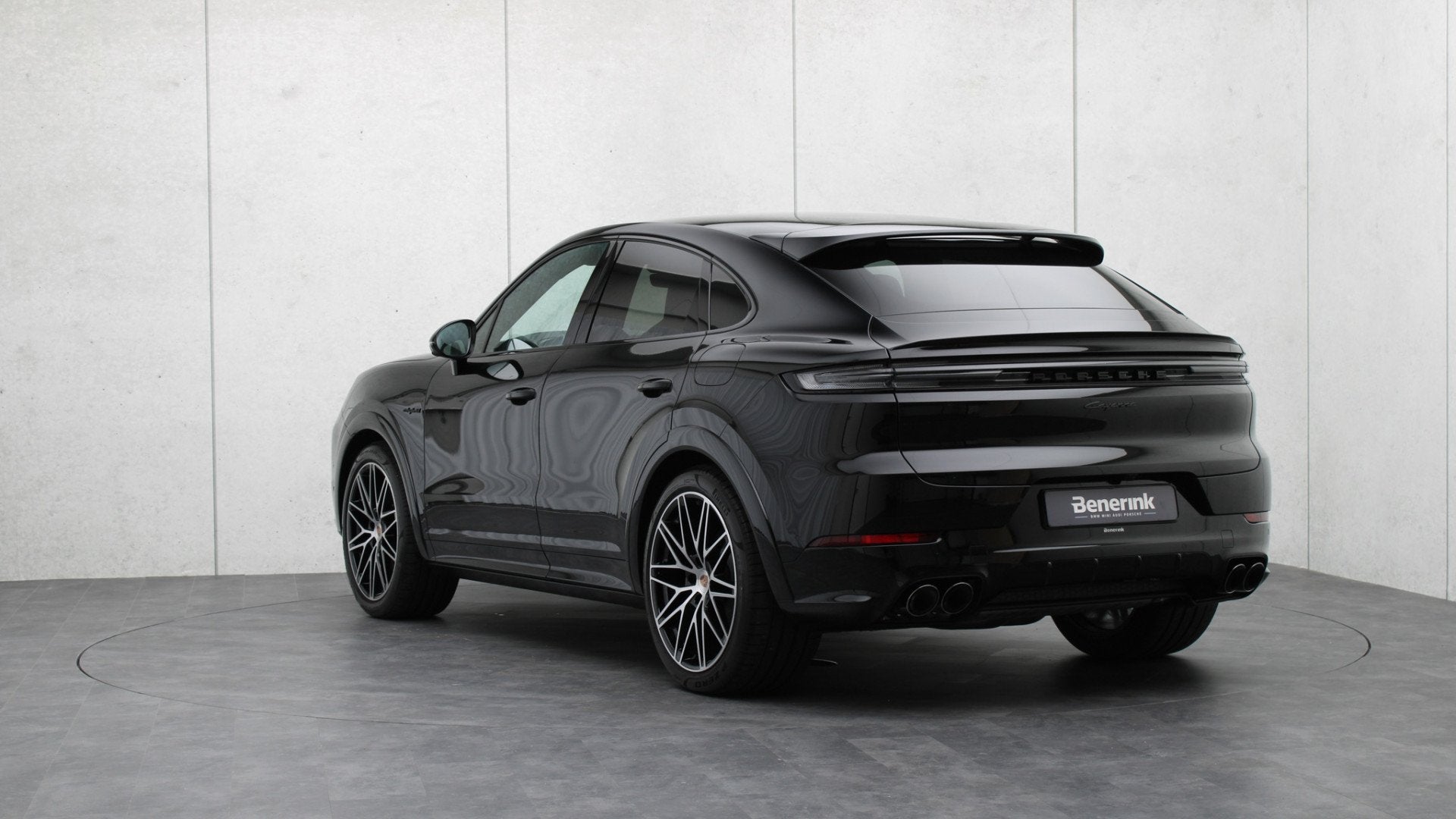 Porsche Cayenne Coupé 3.0 E-Hybrid Black Edition SportDesig, Auto's, Gebruikt, Zwart, 2995 cc, 4 stoelen