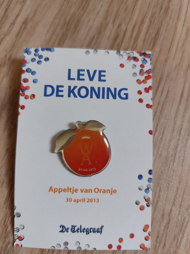 Leve de koning appeltje van oranje pin, Verzamelen, Ophalen of Verzenden