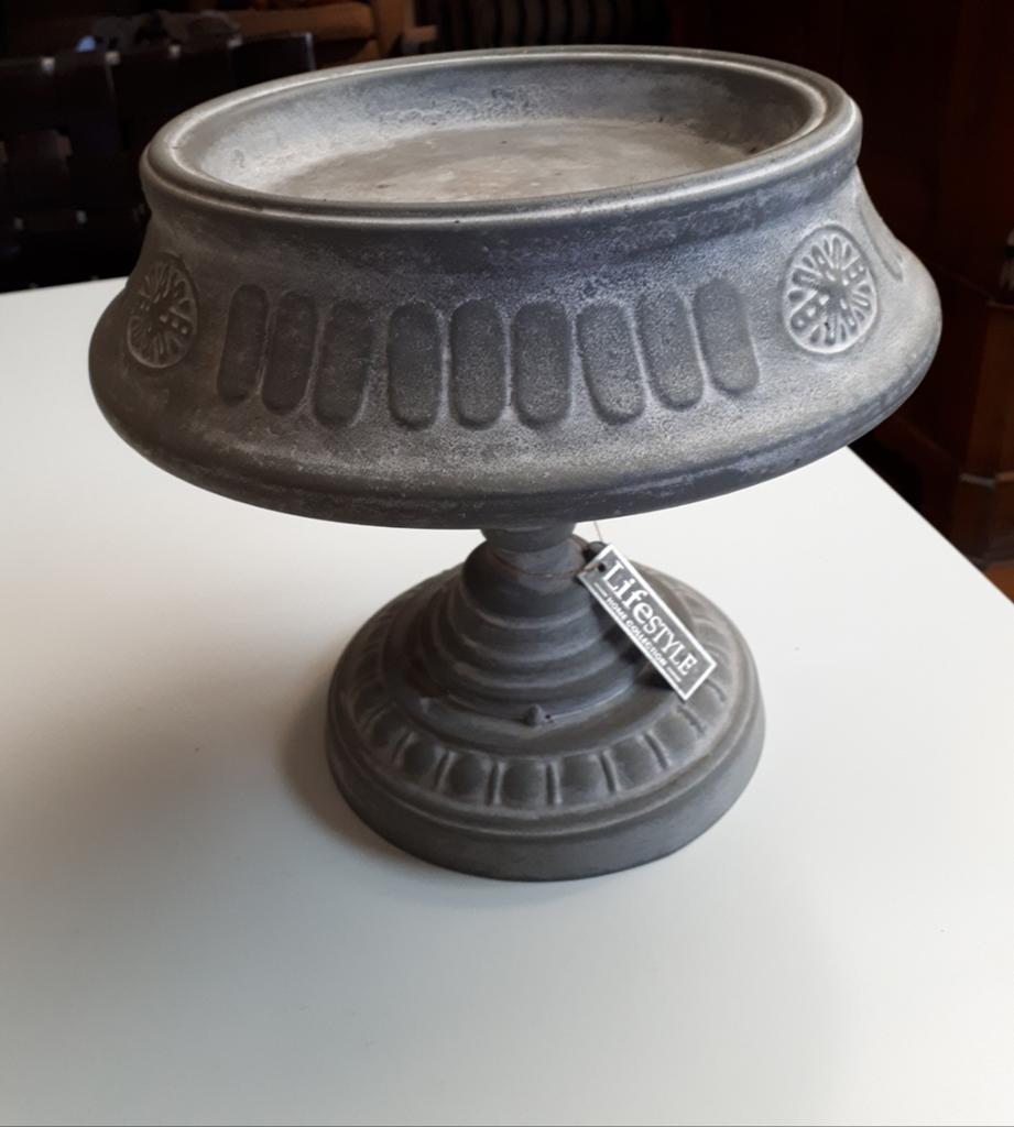 Schaal of plateau op voet metaal van Lifestyle, Vintage, Ophalen of Verzenden, Zo goed als nieuw, Metaal
