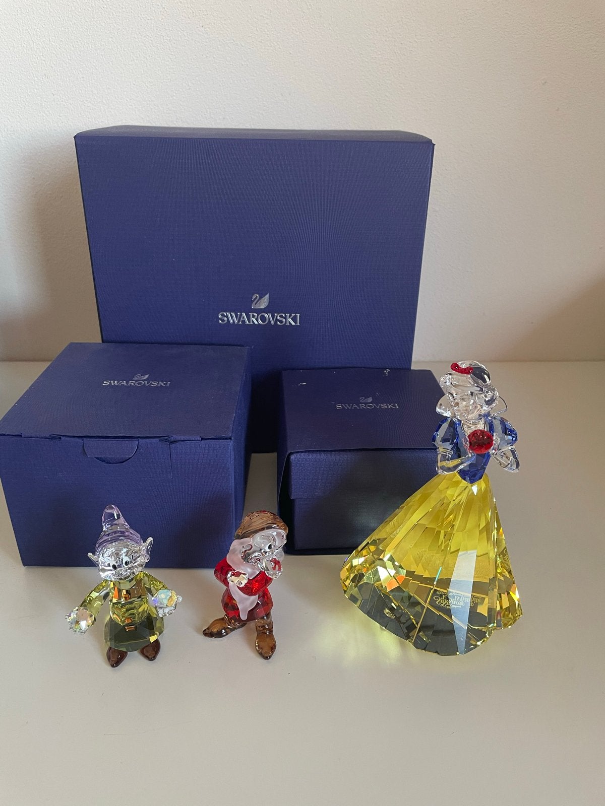 Swarovski Sneeuwwitje en de Dwergen dopey en grumpy compleet, Ophalen of Verzenden, Nieuw, Figuurtje