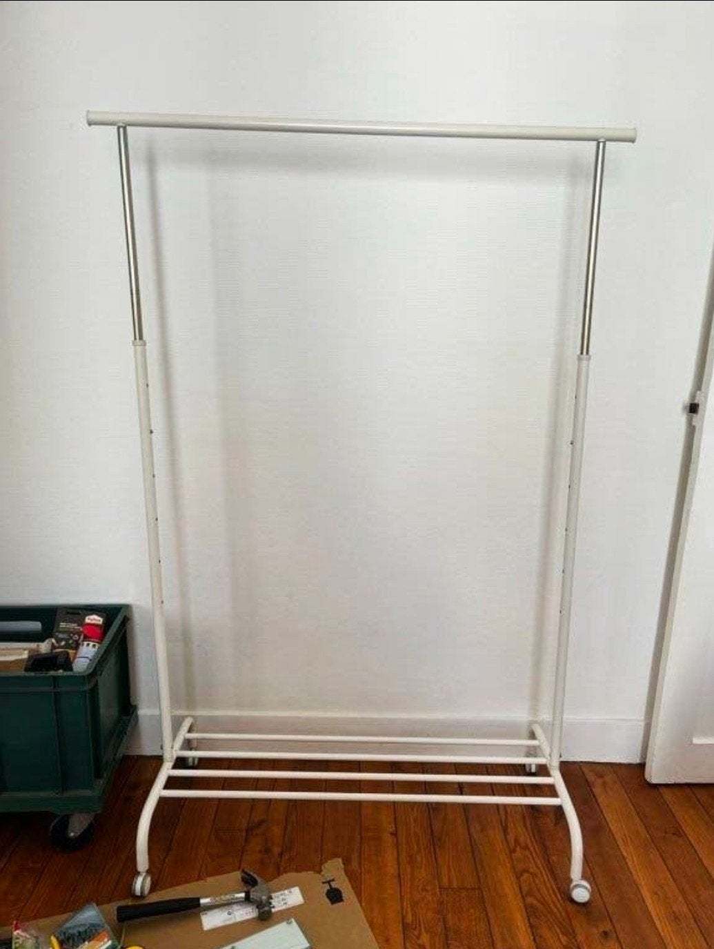 IKEA RIGGA kledingrek wit op wieltjes, Ophalen, Met wielen