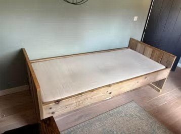 Steigerhouten eenpersoonsbed, Ophalen, Gebruikt, 90 cm, Eenpersoons