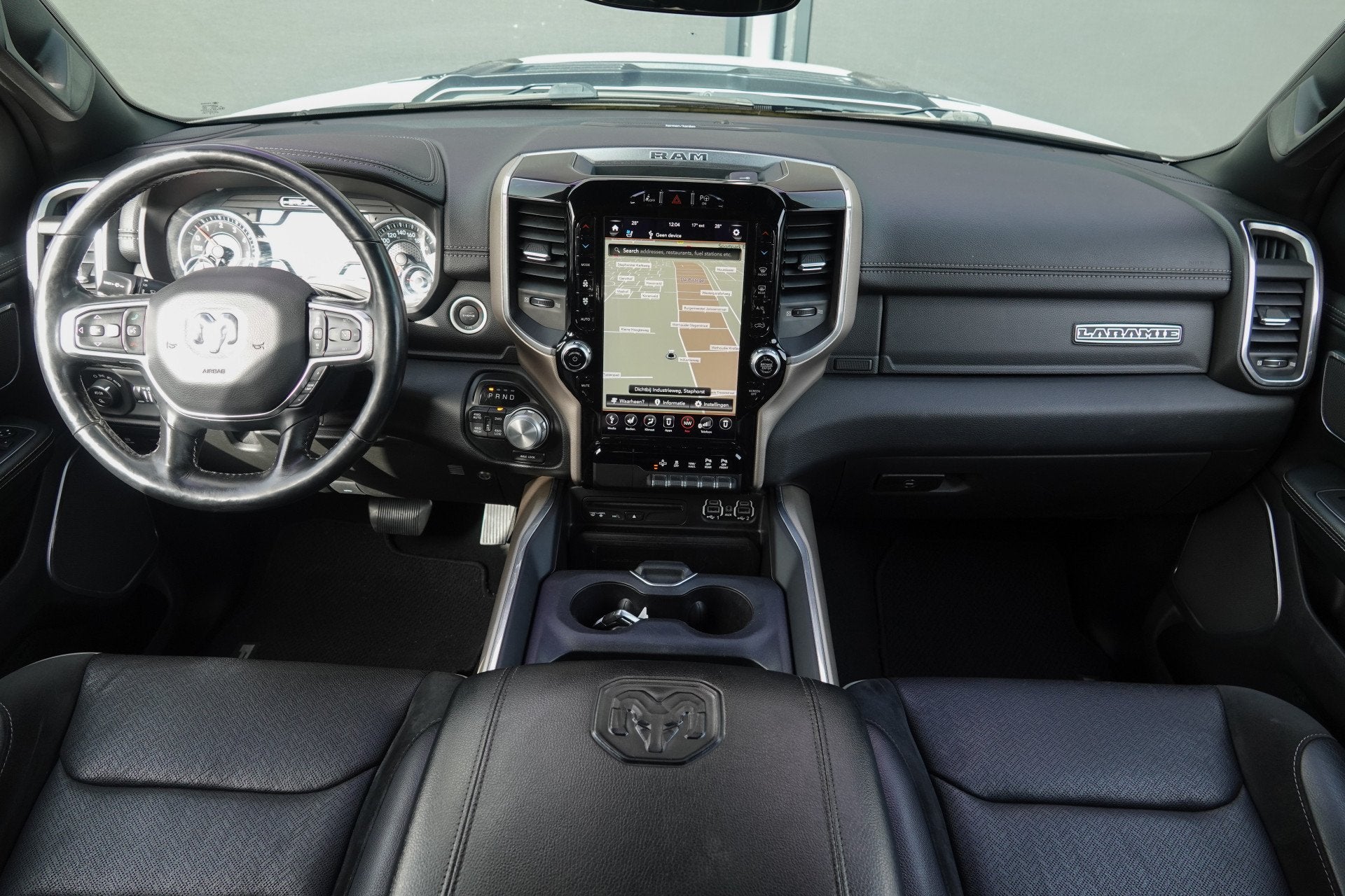 Dodge Ram 1500 5.7 V8 401Pk 4x4 Crew Cab | Laramie | 360° C, Auto's, Automaat, Gebruikt, 5654 cc, Wit