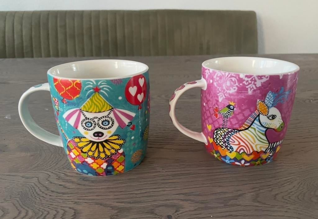 Maxwell & Williams Love Hearts mokken - 2 stuks, Nieuw, Ophalen of Verzenden, Overige stijlen, Kop(pen) en/of Schotel(s)
