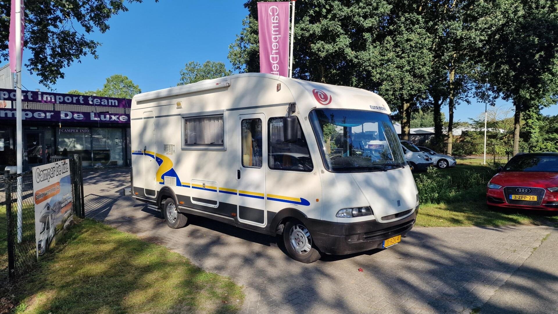 Eura Mobil Integra 2,8 5 Persoons, Integraal, Ringverwarming, Luifel, 6 tot 7 meter