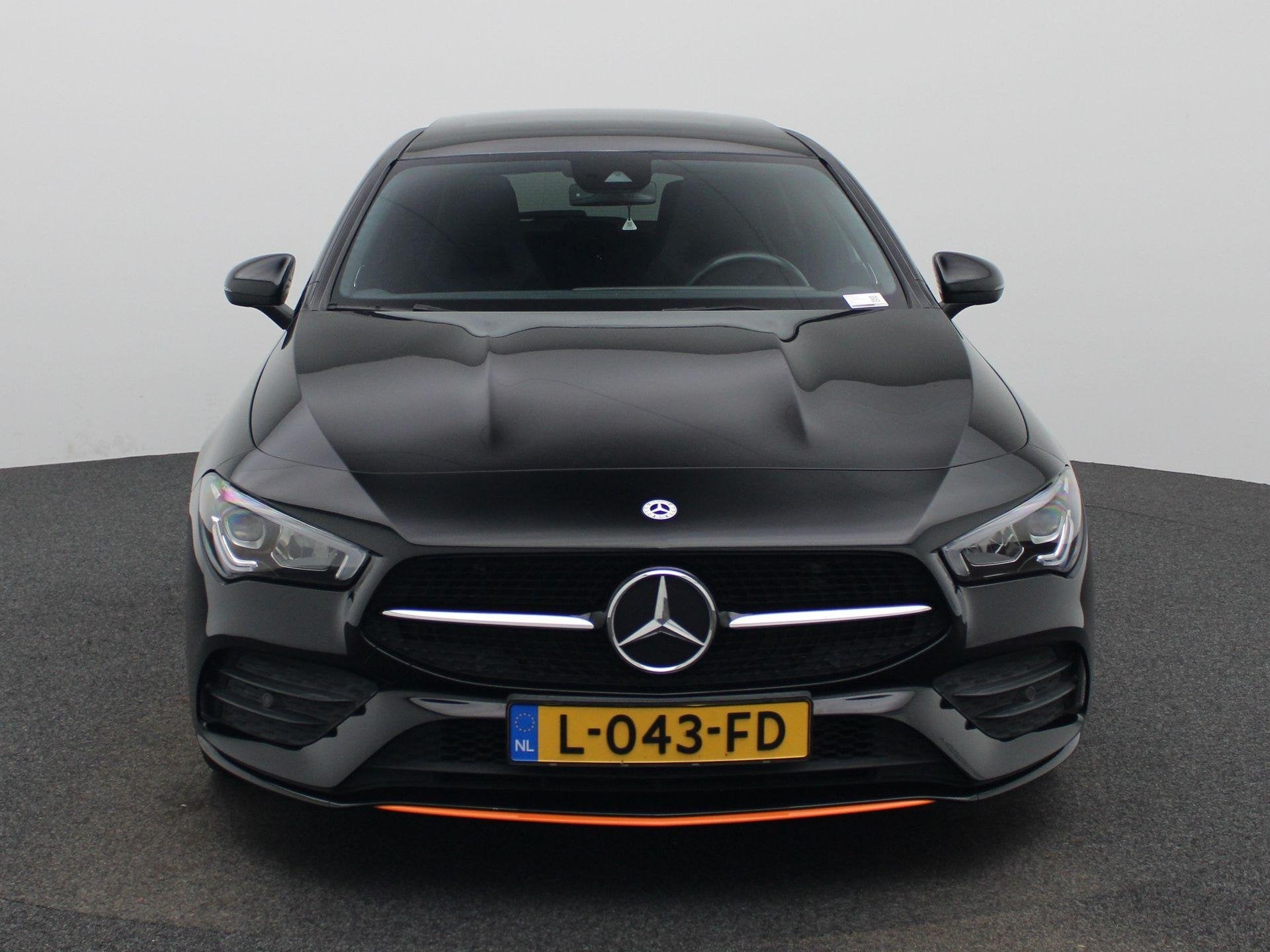 Mercedes-Benz CLA-klasse Shooting Brake 200 Premium Plus | E, Gebruikt, Euro 6, 4 cilinders, Leder en Stof