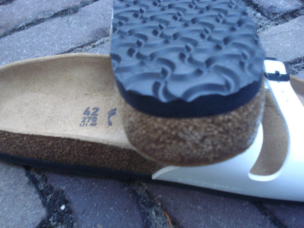 GRATIS VERZENDEN NIEUWE WITTE BIRKENSTOCKS MT 42, Slippers, Verzenden, Wit, Nieuw