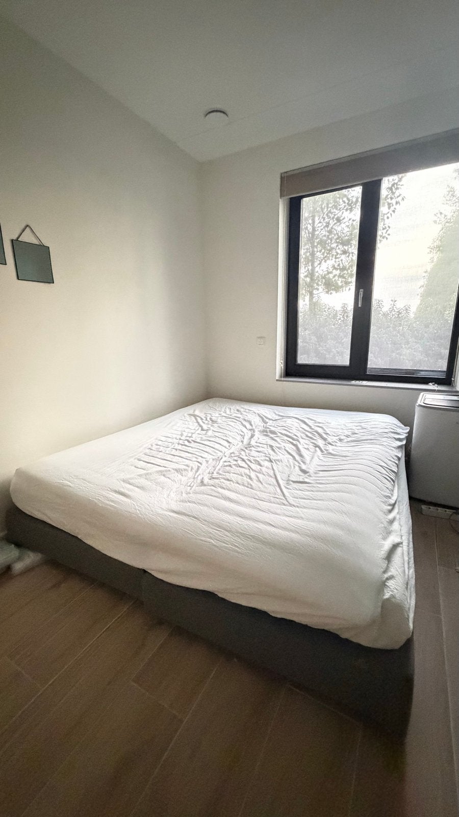 Tweepersoonsbed 190x190 cm - Zo goed als nieuw