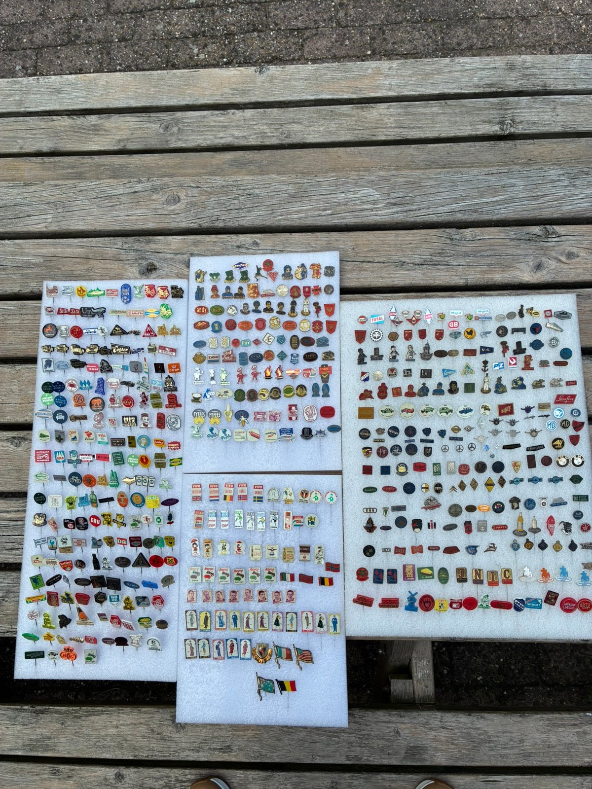 Speldjes/ pins, Ophalen, Speldje of Pin
