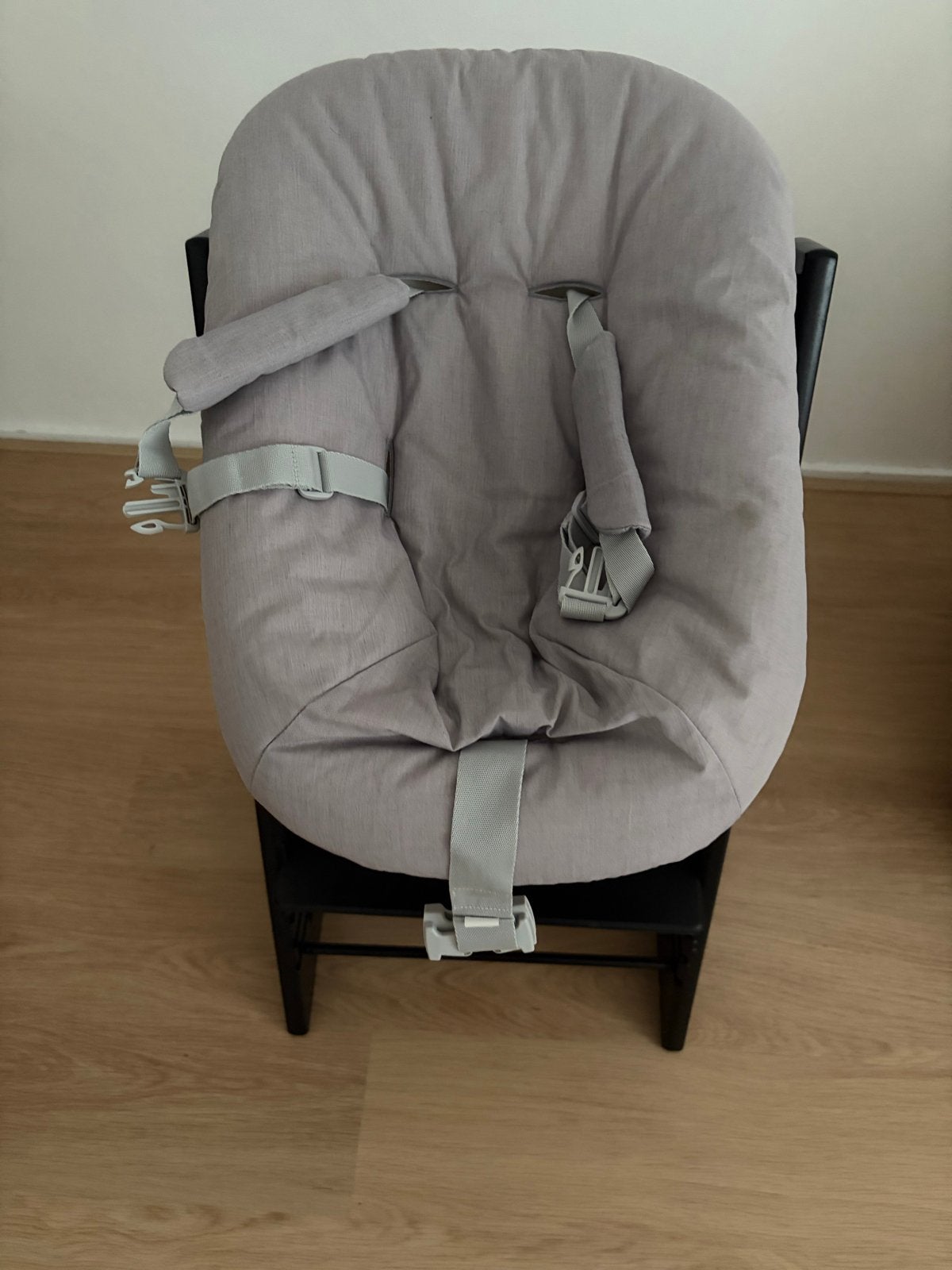 Stokke Tripp Trapp met babyset en kussen, Kinderen en Baby's, Ophalen, Zo goed als nieuw, Meegroeistoel, Aanschuifbaar