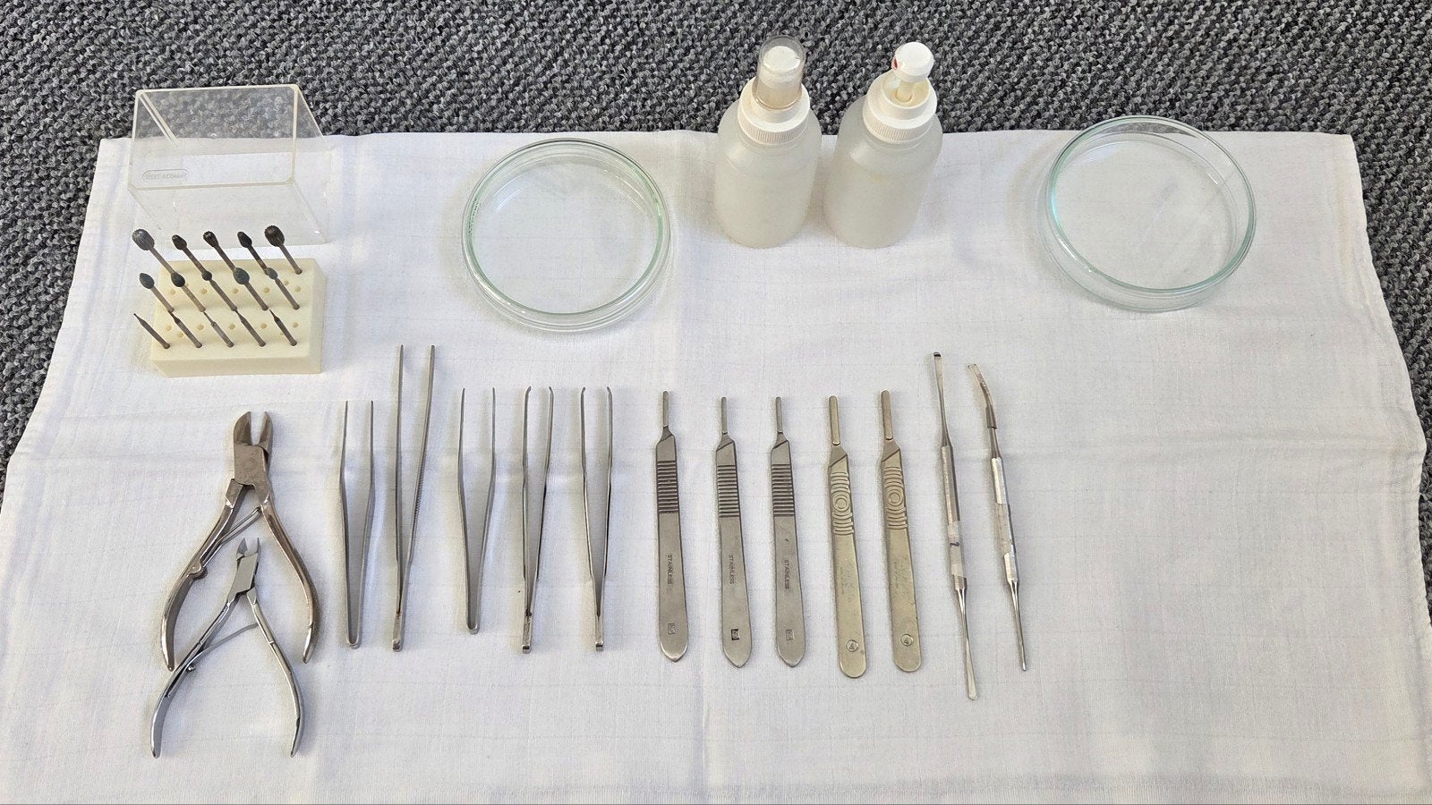 Pedicure instrumenten: vijlen, boortjes etc, Ophalen of Verzenden, Gebruikt, Wit, Handen en Nagels