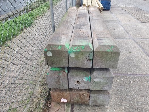 Hardhouten Palen – 30 x 30 cm – 2,80 m – € 250,- p/st incl., Ophalen, 250 cm of meer, Palen, Hardhout