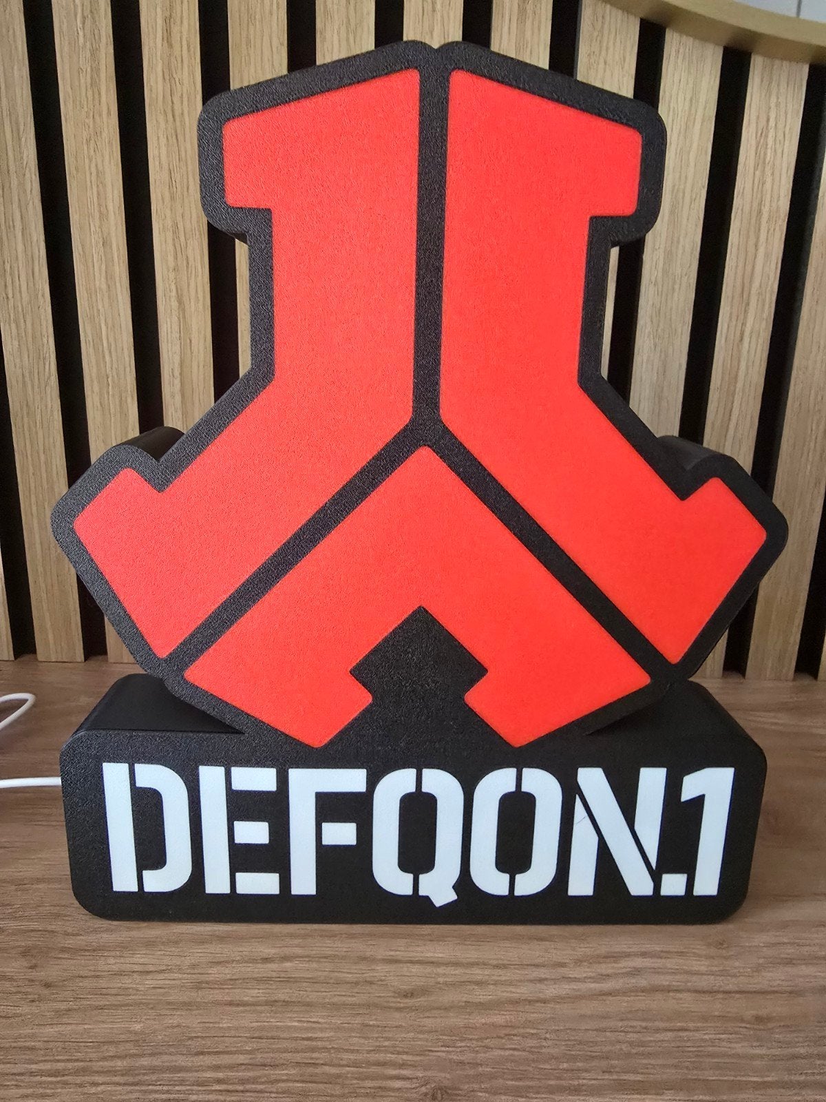 Defqon.1 Logo LED Lamp - Uniek Hardstyle Decoratie, Meerkleurig, Kunststof, Ophalen of Verzenden, Zo goed als nieuw