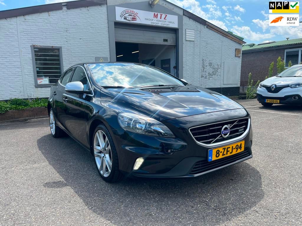 Volvo V40 2.0 D4 Ocean Race Business R-Design | LEDER| CLIMA, Auto's, Volvo, Voorwielaandrijving, Euro 5, Gebruikt, Zwart