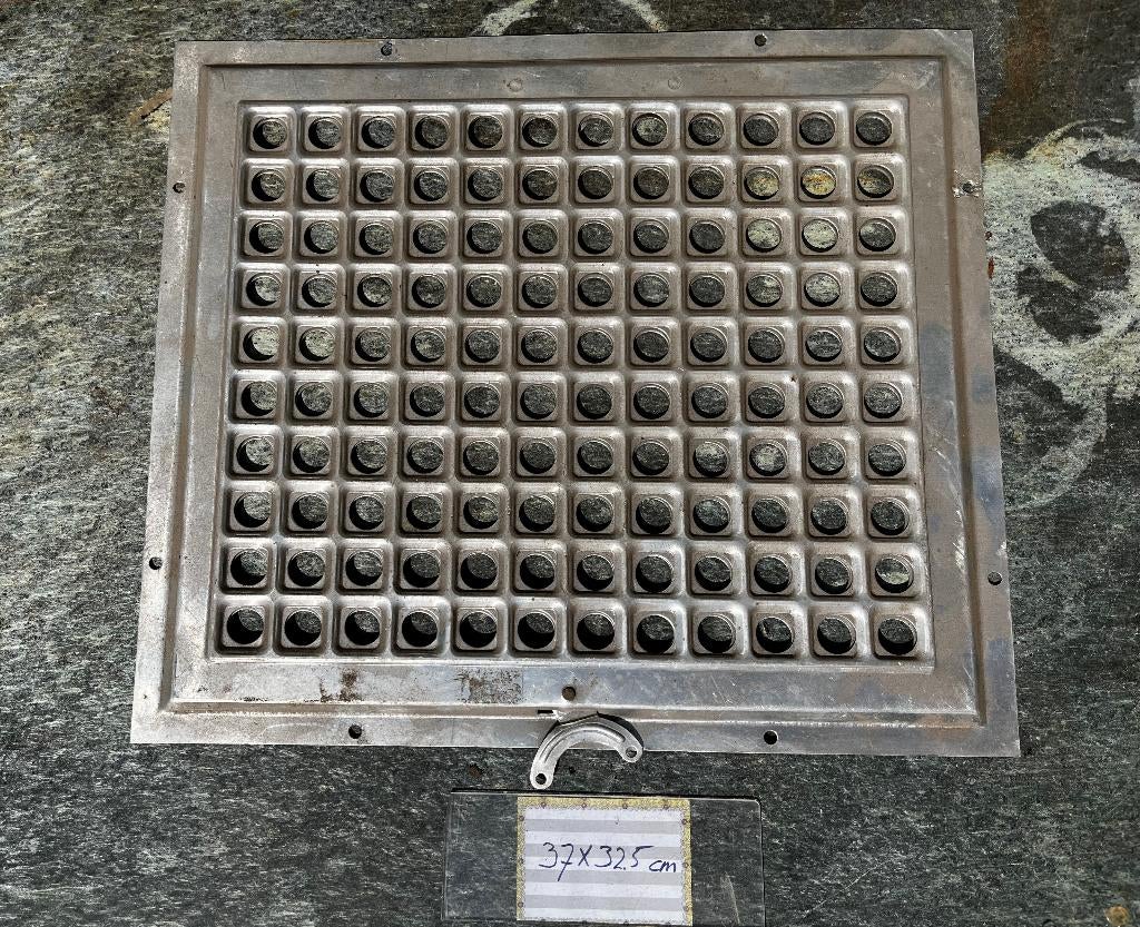 Oud aluminium ventilatie rooster, muurrooster afzuiging, Ophalen of Verzenden, Nieuw, Ventilator
