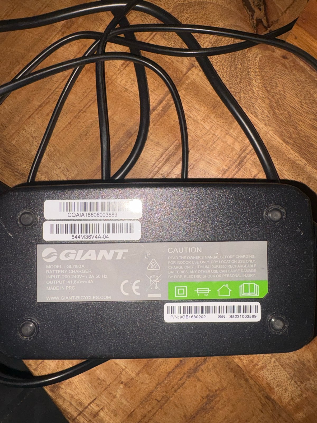 Giant oplader, Zo goed als nieuw
