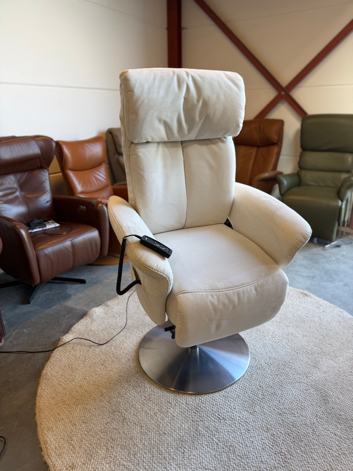 Wit leren relax fauteuil XL sta op stoel Meubelzorg Z.G.A.N, 2871SK, Verzenden, Mariansoliak8@gmail.com, 75 tot 100 cm
