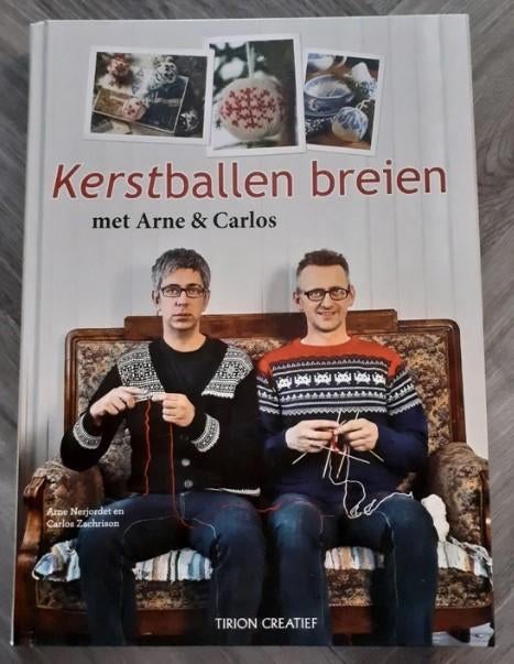 Kerstballen breien met Arne & Carlos - Arne Nerjordet, Ophalen of Verzenden, Zo goed als nieuw, Breien, Patroon of Boek