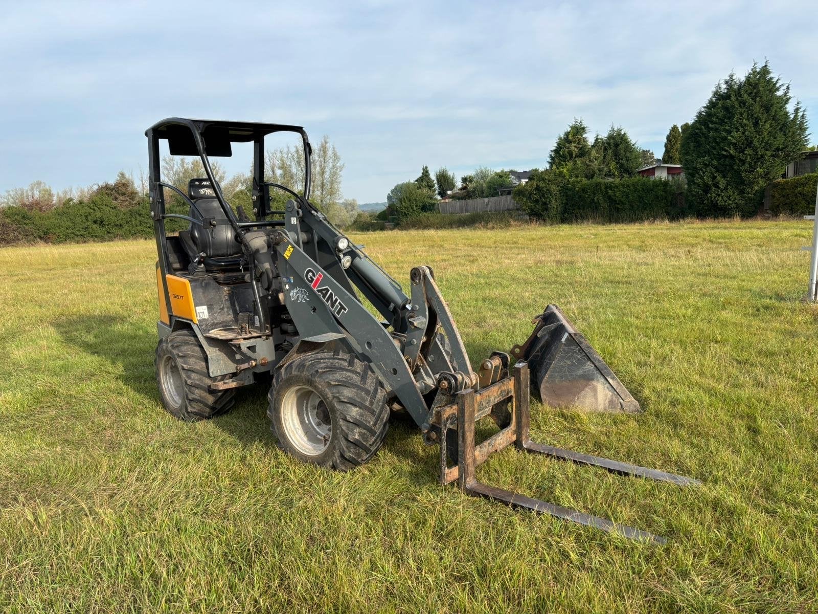Giant D337T Shovel met bak en lepels, Zakelijke goederen, Ophalen of Verzenden, Wiellader of Shovel