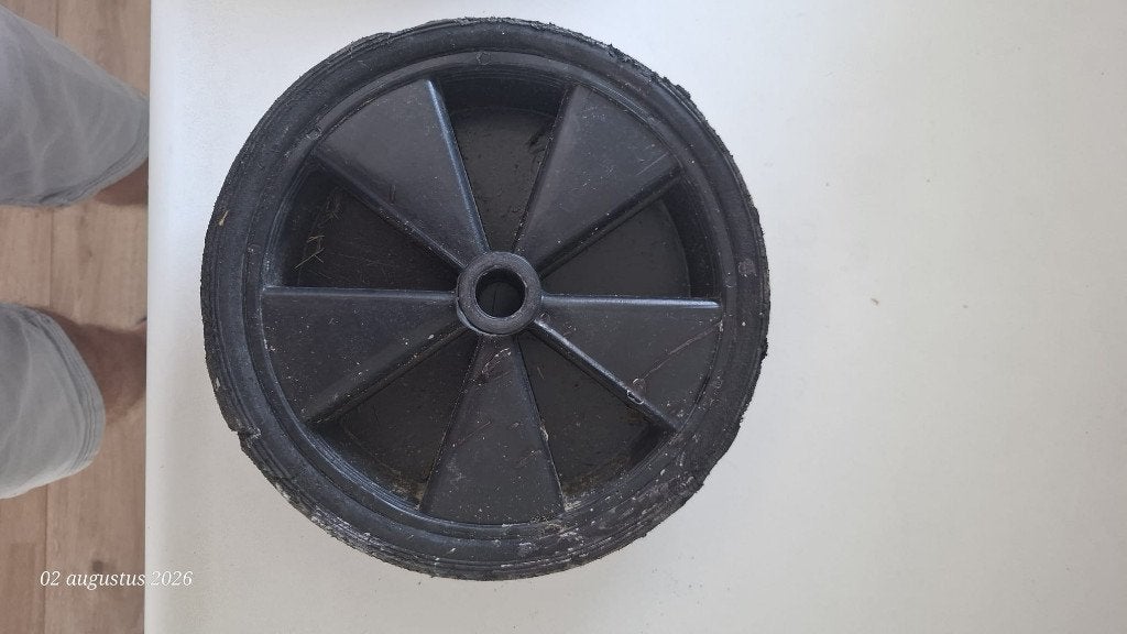 neuswiel caravan, 24 cm diameter, Ophalen, Gebruikt