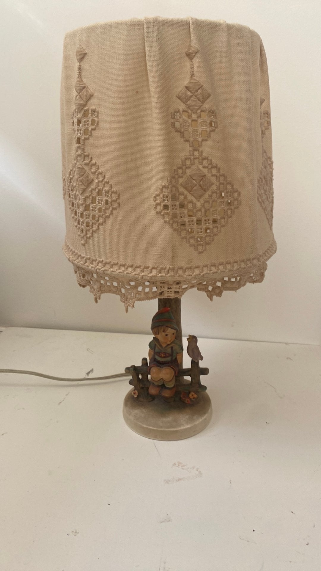 Hummel lampje 40 cm hoog, omvang kap 62 cm, Huis en Inrichting, Lampen | Tafellampen, Beige, Gebruikt, Overige merken, Vintage