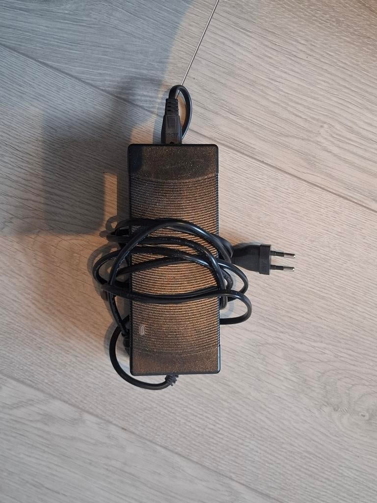 Nieuwe V20 Fate bike lader, Ophalen of Verzenden