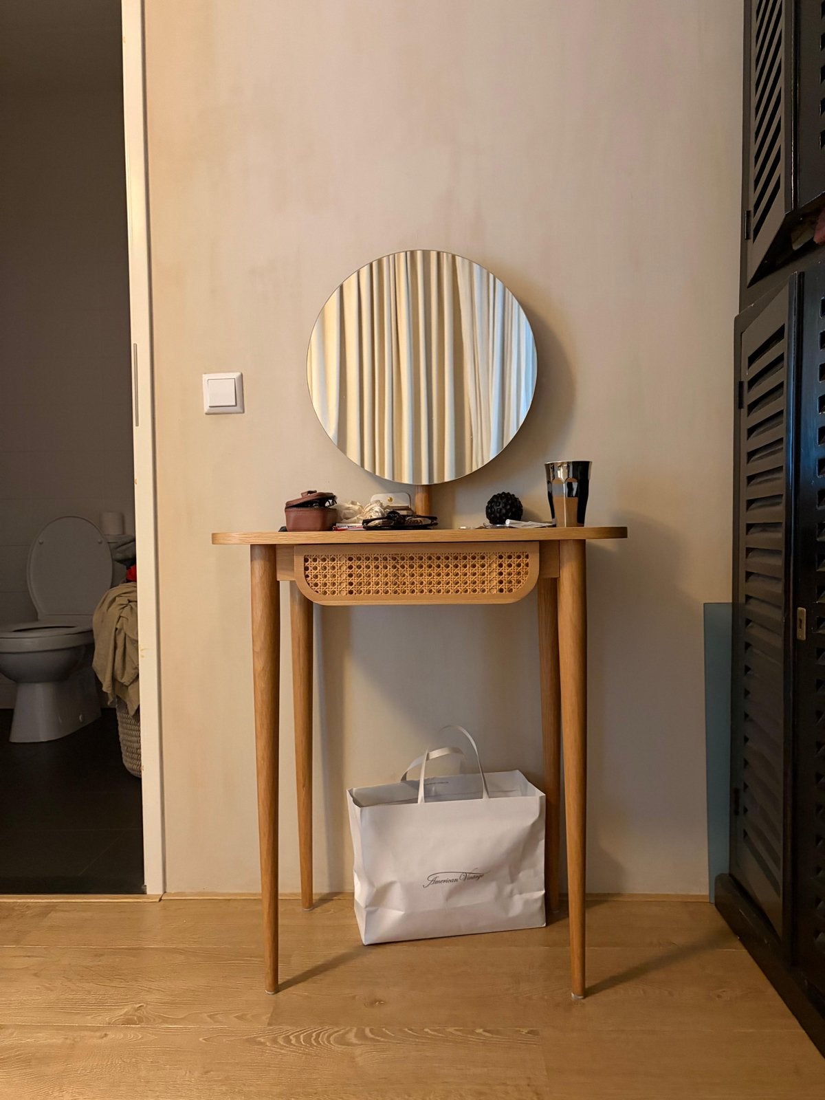 Houten console tafel met rotan detail en spiegel, 100 tot 150 cm, Zo goed als nieuw, Hout, 50 tot 100 cm