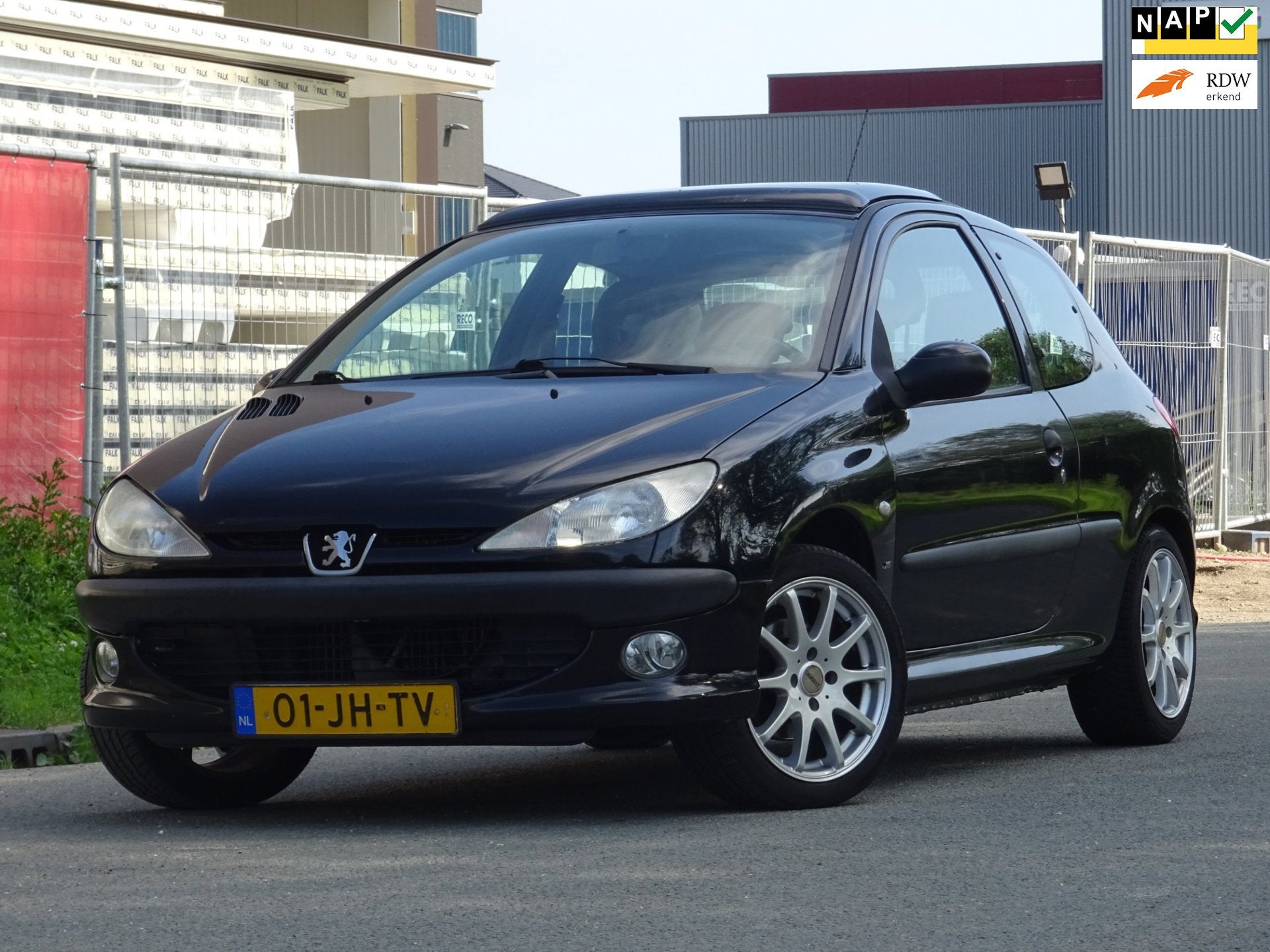 Peugeot 206 1.6-16V XS Premium NAP/PANORAMADAK/LEER/CARPLAY, Voorwielaandrijving, Zwart, Bedrijf, Handgeschakeld