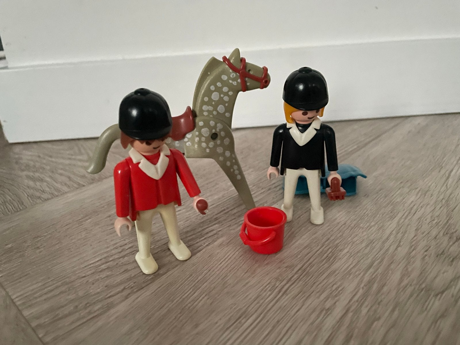 Vintage Playmobil paardrijset met 2 figuren en paard, Ophalen of Verzenden, Gebruikt, Jongen of Meisje