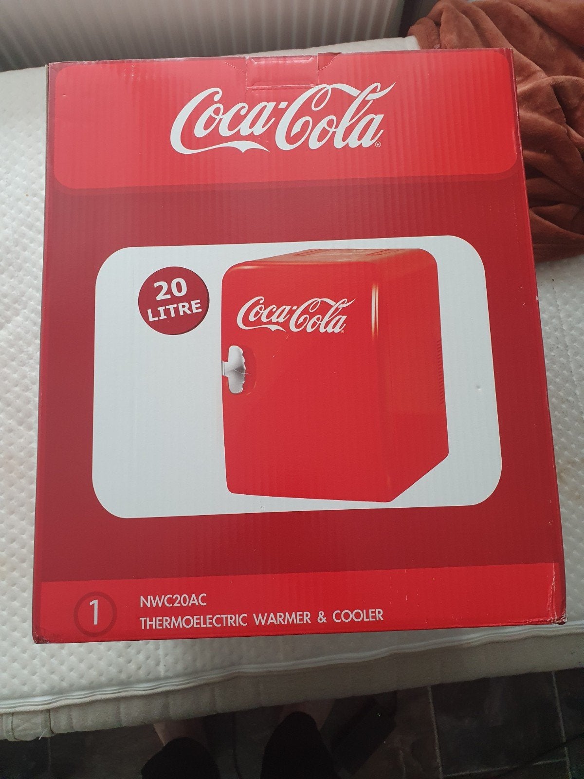 Coca-Cola NWC20AC Thermo-elektrische Koelbox 20 Liter, Witgoed en Apparatuur, Ophalen, Zonder vriesvak, 200 liter of meer, Nieuw