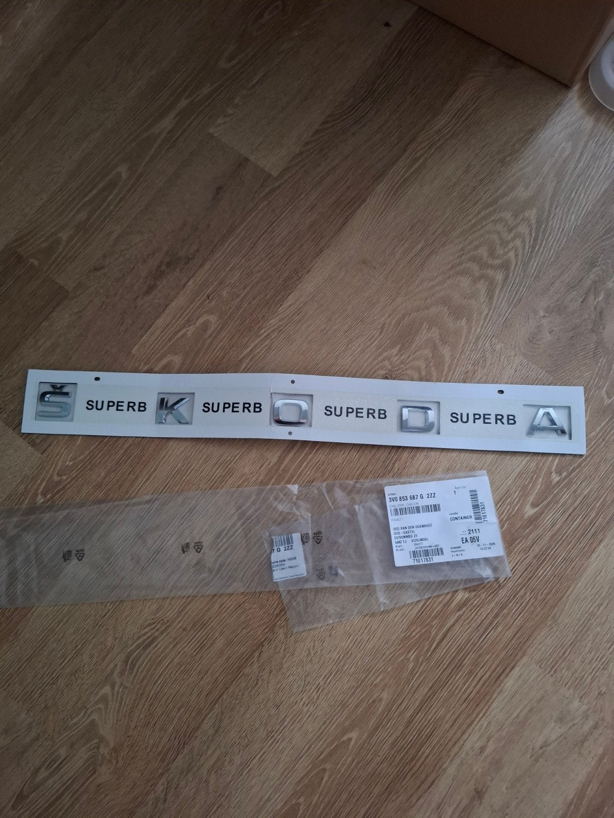 embleem achterklep Skoda Superb, Ophalen of Verzenden, Nieuw