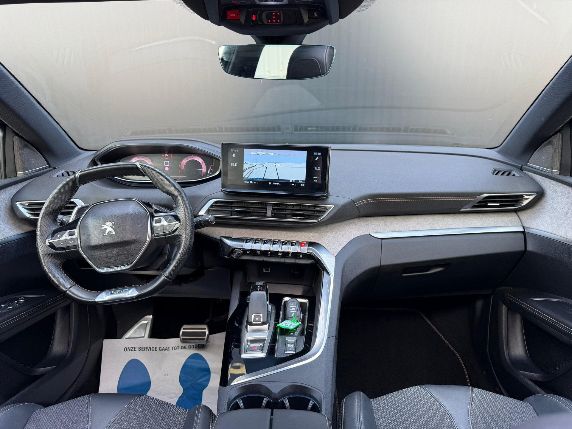 Peugeot 5008 1.2 PureTech GT Line Pano Automaat Carplay E.kl, 15 km/l, Gebruikt, Zwart, Origineel Nederlands