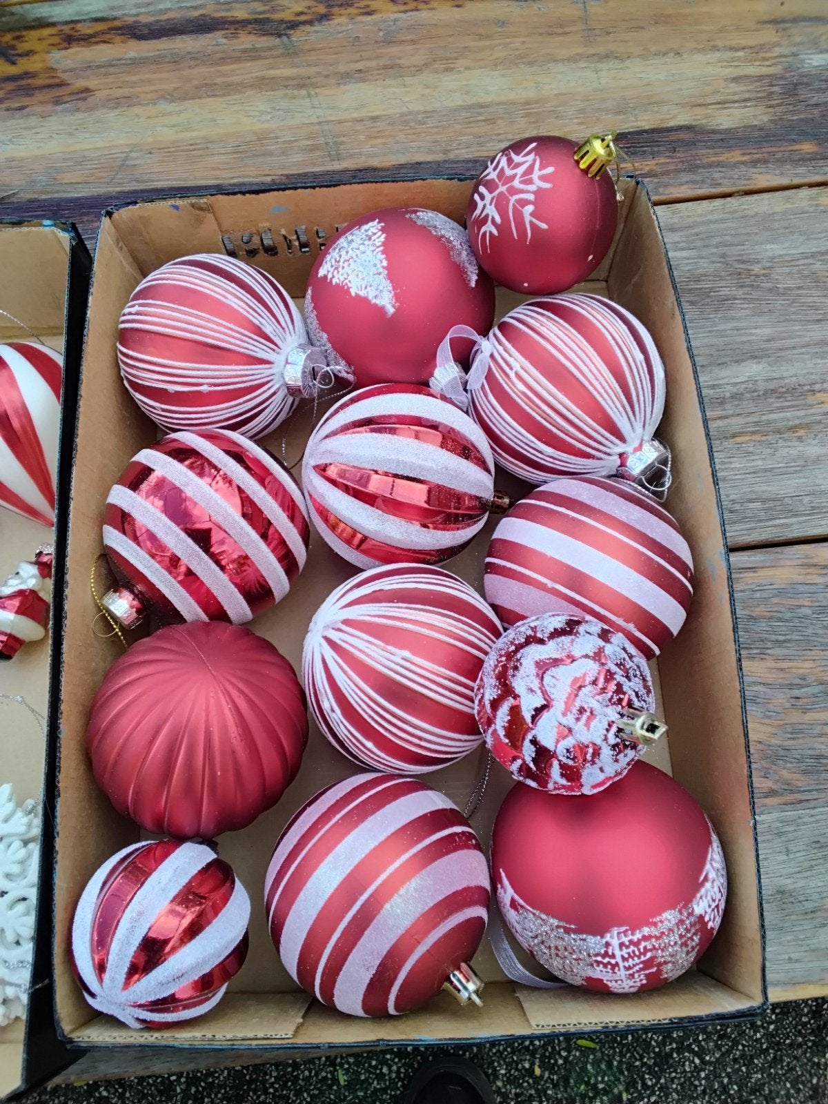 134 stuks mooie rood witte kerst hangspullen ballen piek, Ophalen of Verzenden