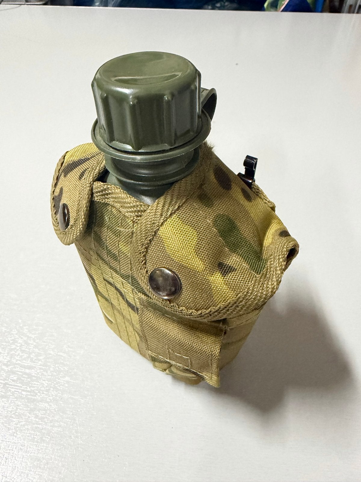Militaire veldfles met camouflage hoes, Ophalen of Verzenden, Landmacht, Overige gebieden, Overige typen