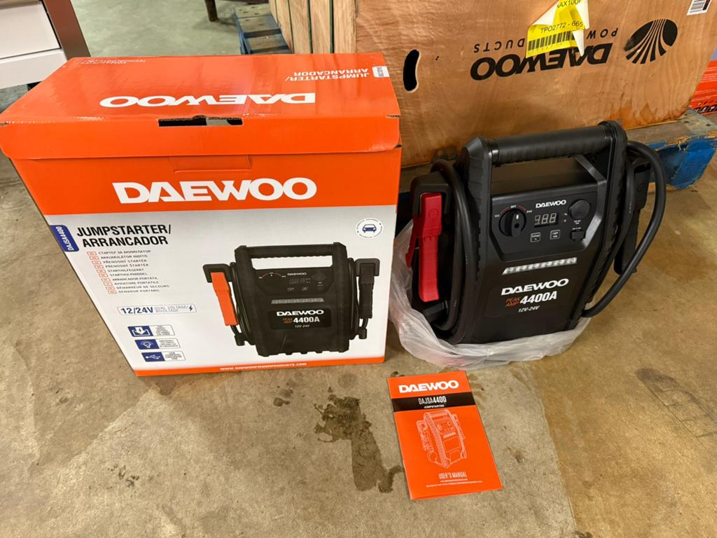Daewoo 4400A Jumpstarter/ Accu booster NIEUW, Ophalen of Verzenden, Nieuw